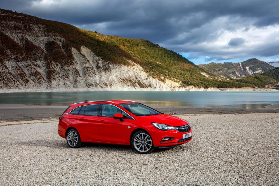  Vauxhall Astra Sports Tourer BiTurbo 2016 года  (фото 19 из 30)